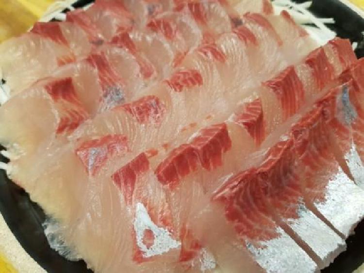 8월 제철음식 회, 여름에 먹어도 괜찮을까? 민어부터 전복까지 진짜 맛있는 선택은!