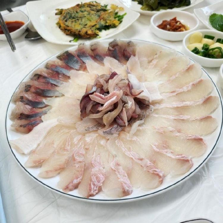 삼척 장호항 맛집, 현지인도 몰래가는 찐맛집 리스트 공개!