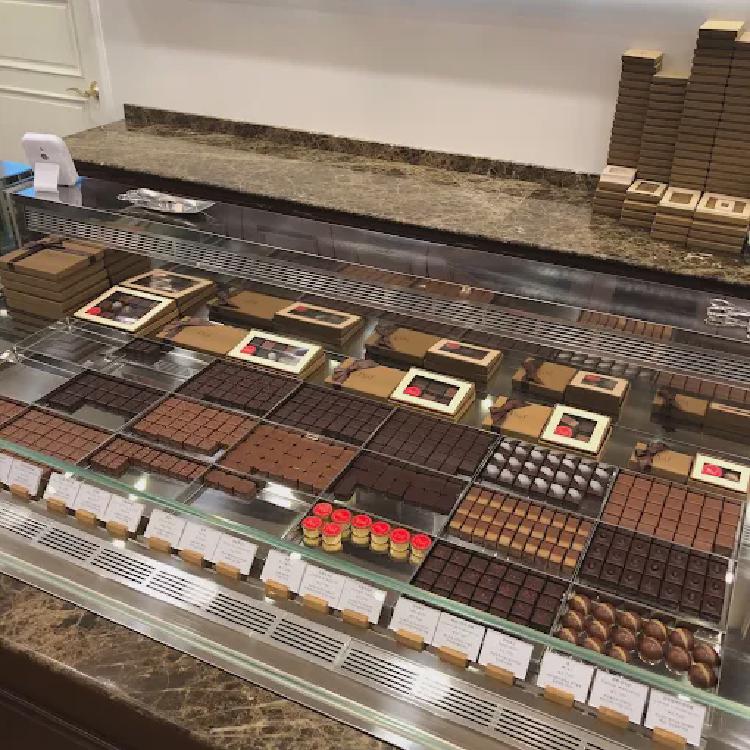 수제초콜릿 매장, 왜 요즘 이렇게 줄 서서 갈까요?